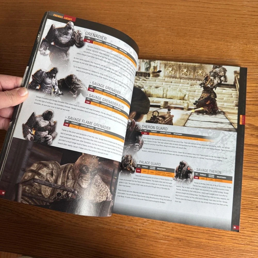 Gears of War 3‎ Official Game Guide Book Epic Games Strategy Walkthrough